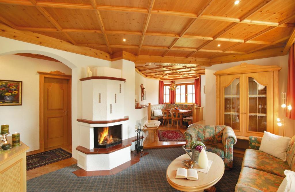 Landhaus Kostenzer Mit Sauna Fügen Chambre photo